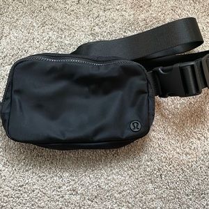 Brand New Lululemon Everywhere Belt